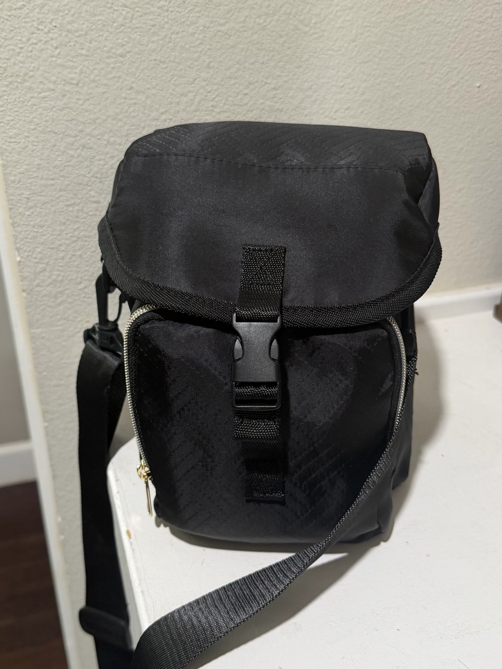 Black Padded Camera Bag w/ Shoulder Strap for Polaroid Now+ – Never Used